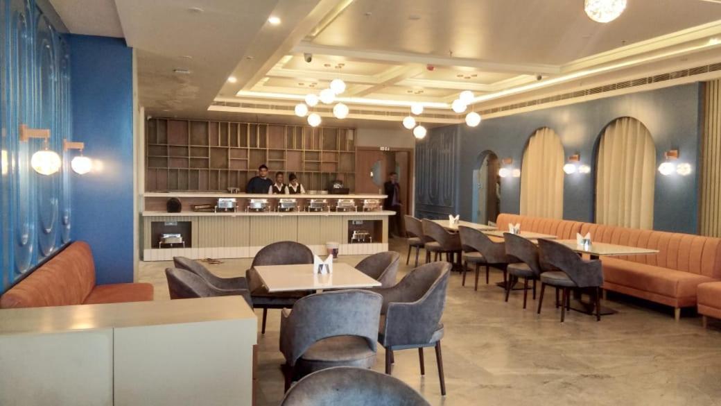 Hotel Four Element Βαρανάσι Εξωτερικό φωτογραφία
