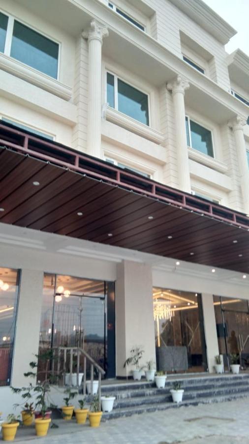 Hotel Four Element Βαρανάσι Εξωτερικό φωτογραφία