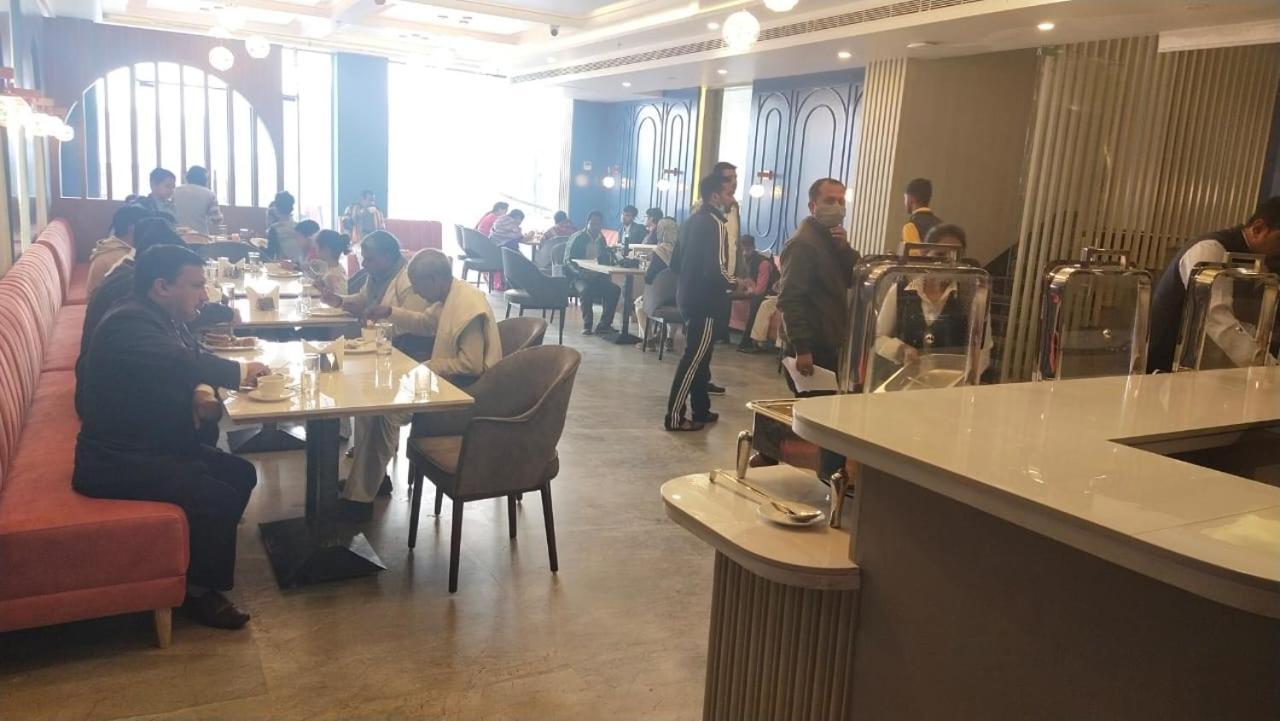 Hotel Four Element Βαρανάσι Εξωτερικό φωτογραφία