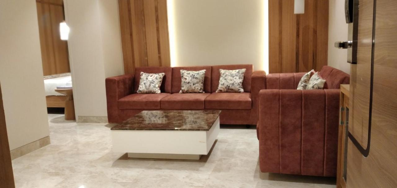 Hotel Four Element Βαρανάσι Εξωτερικό φωτογραφία