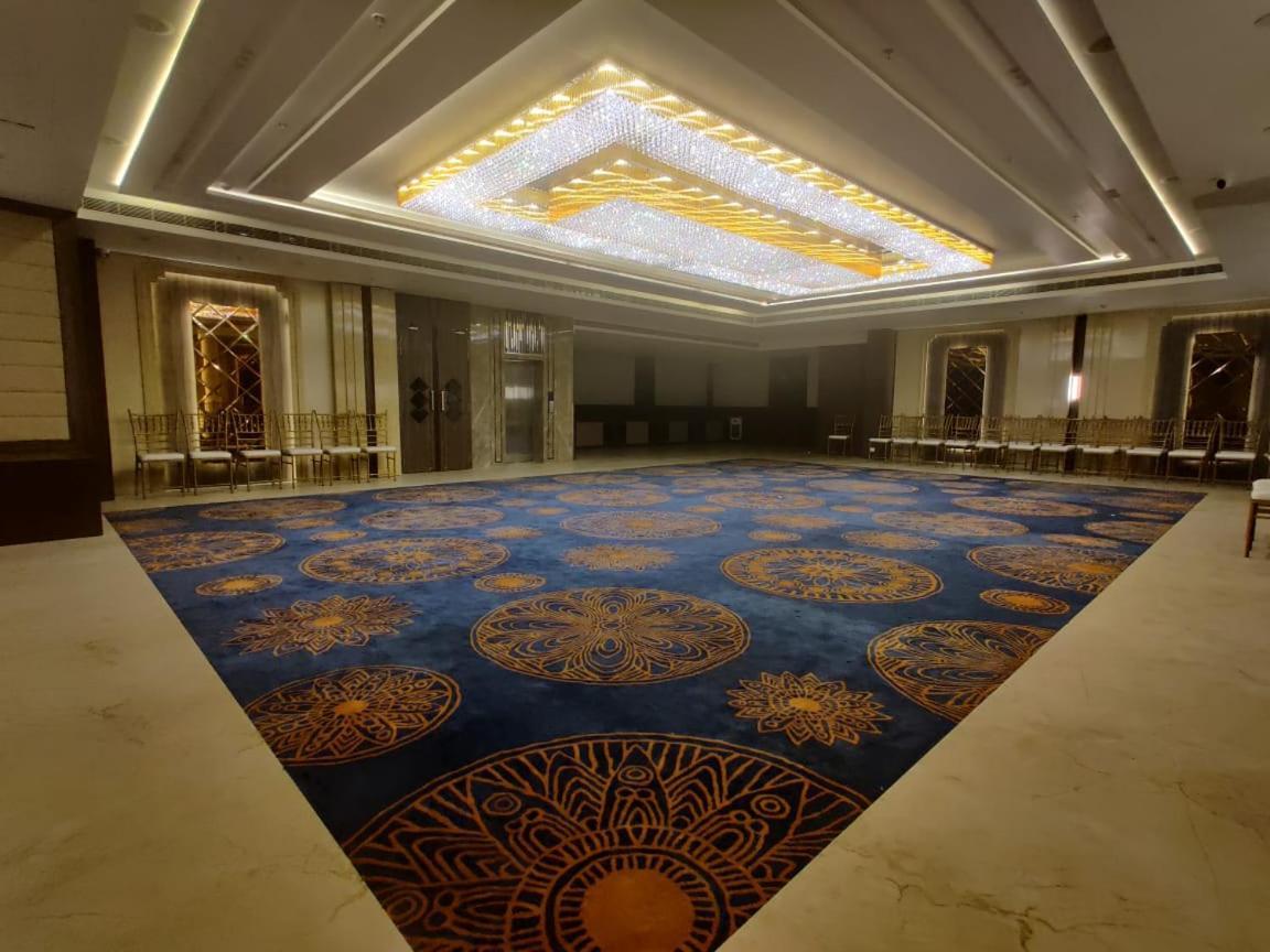 Hotel Four Element Βαρανάσι Εξωτερικό φωτογραφία