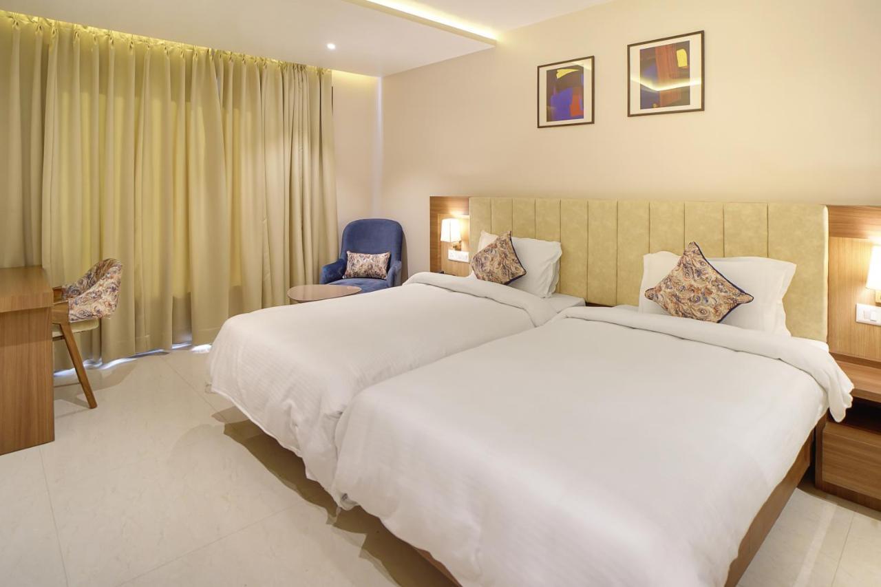 Hotel Four Element Βαρανάσι Εξωτερικό φωτογραφία