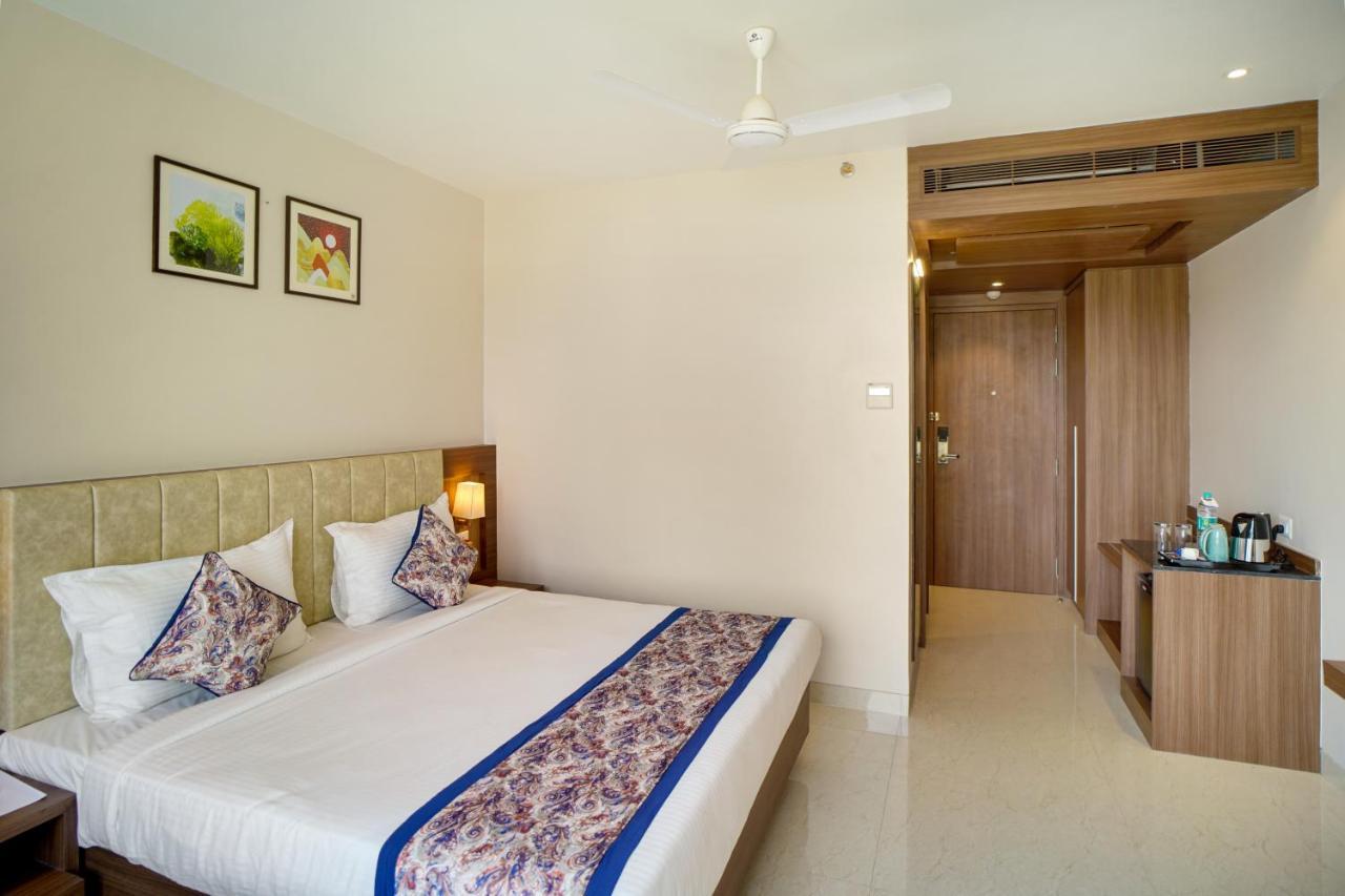 Hotel Four Element Βαρανάσι Εξωτερικό φωτογραφία