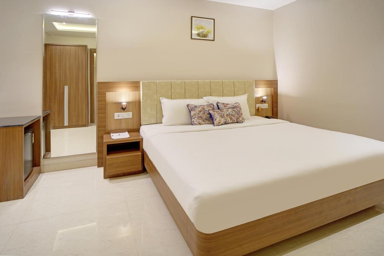 Hotel Four Element Βαρανάσι Εξωτερικό φωτογραφία