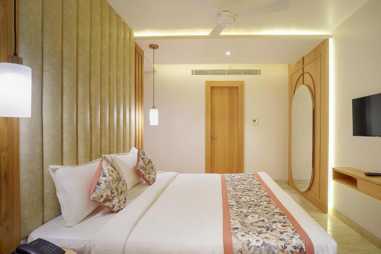 Hotel Four Element Βαρανάσι Εξωτερικό φωτογραφία
