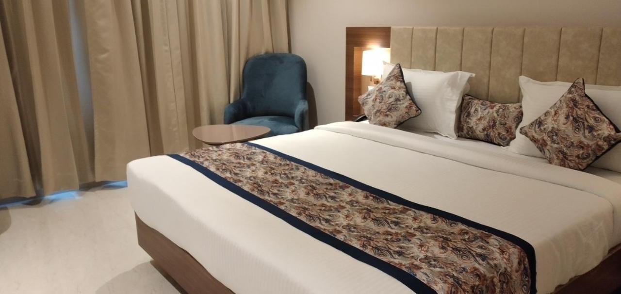 Hotel Four Element Βαρανάσι Εξωτερικό φωτογραφία
