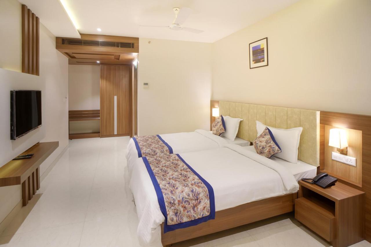 Hotel Four Element Βαρανάσι Εξωτερικό φωτογραφία