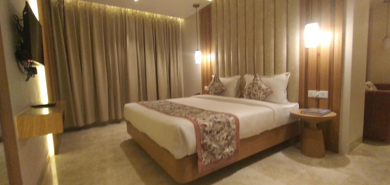 Hotel Four Element Βαρανάσι Εξωτερικό φωτογραφία