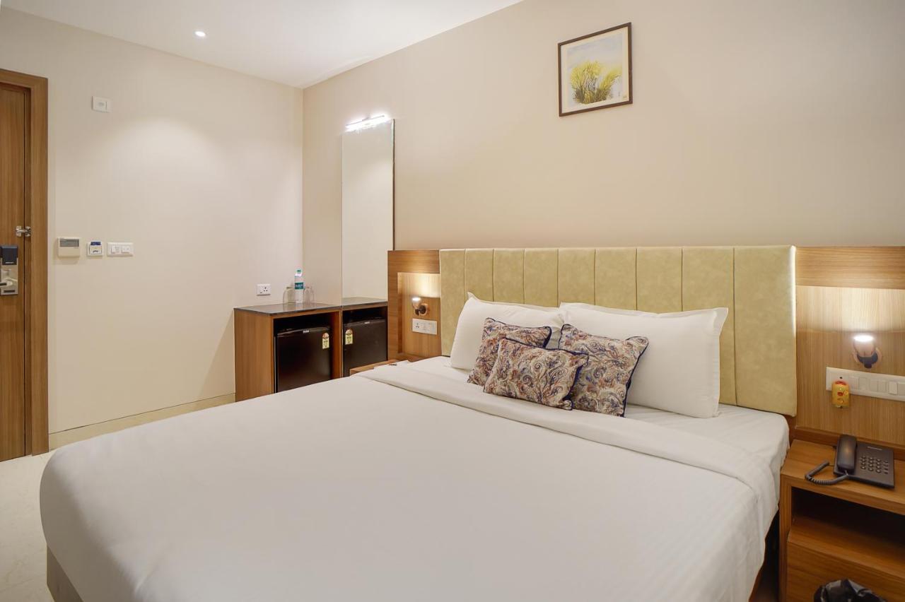 Hotel Four Element Βαρανάσι Εξωτερικό φωτογραφία
