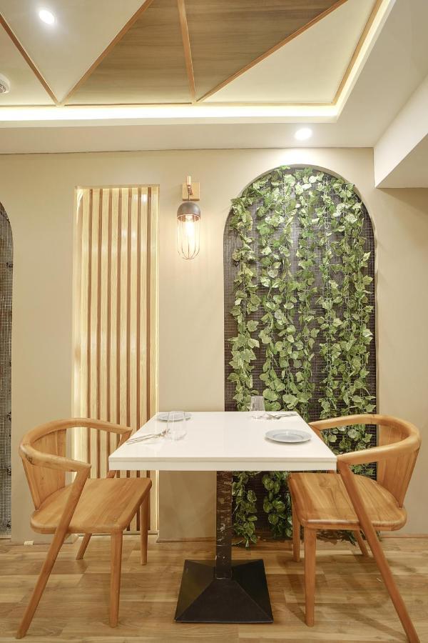 Hotel Four Element Βαρανάσι Εξωτερικό φωτογραφία