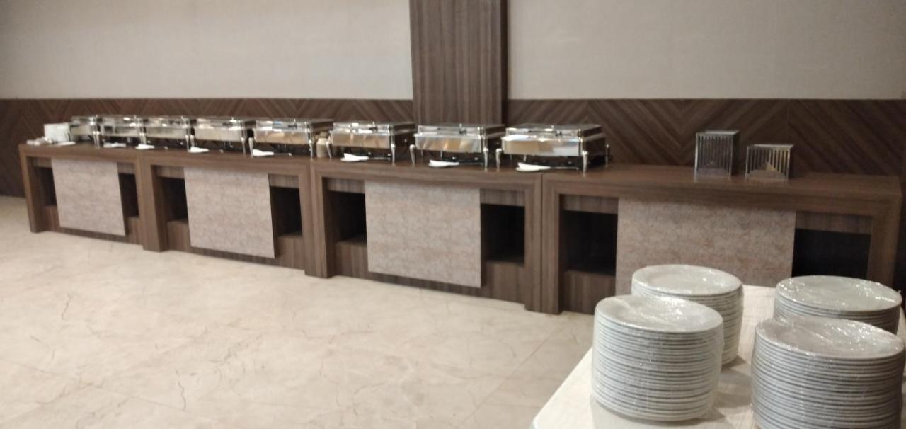 Hotel Four Element Βαρανάσι Εξωτερικό φωτογραφία