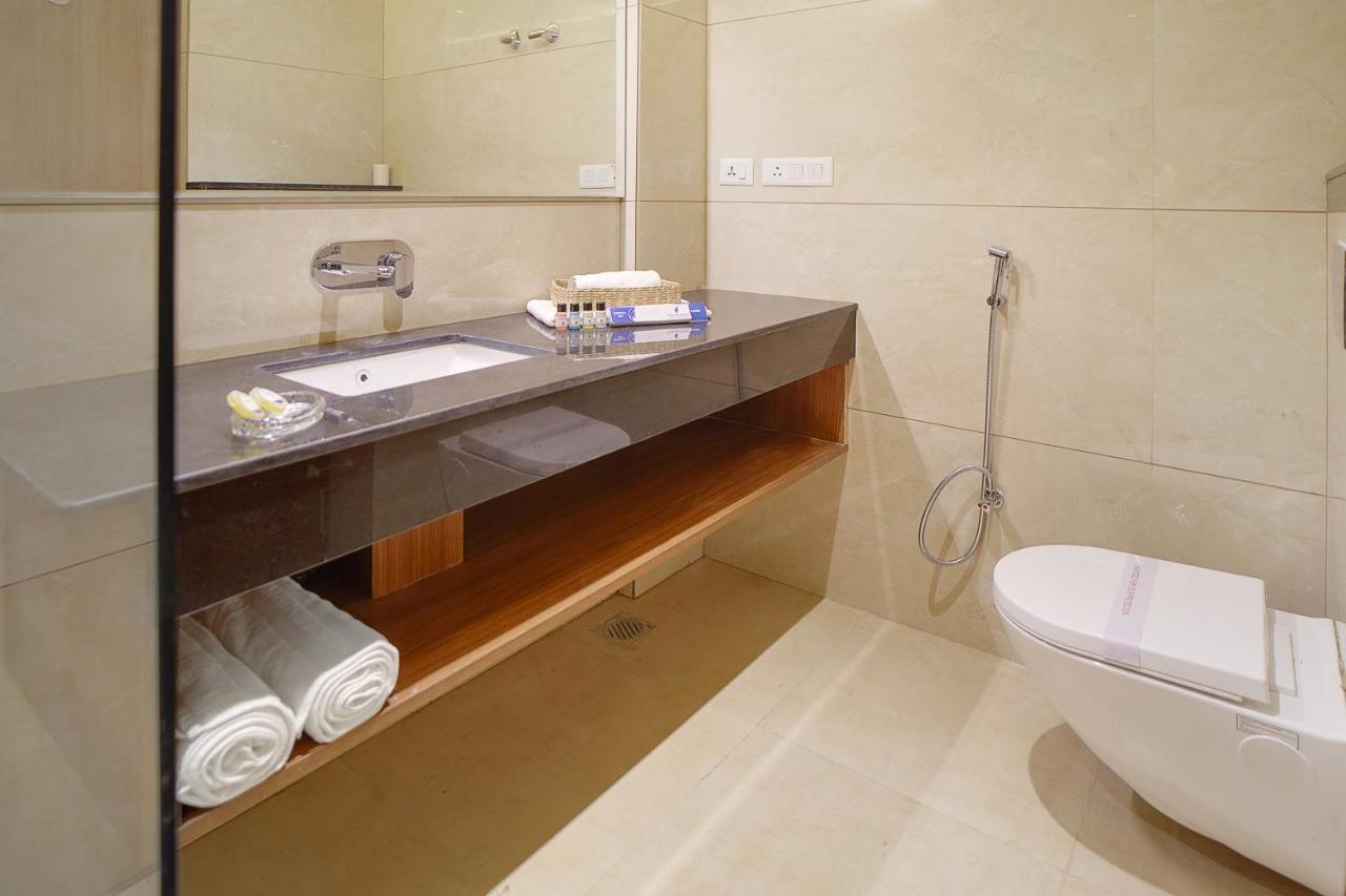 Hotel Four Element Βαρανάσι Εξωτερικό φωτογραφία