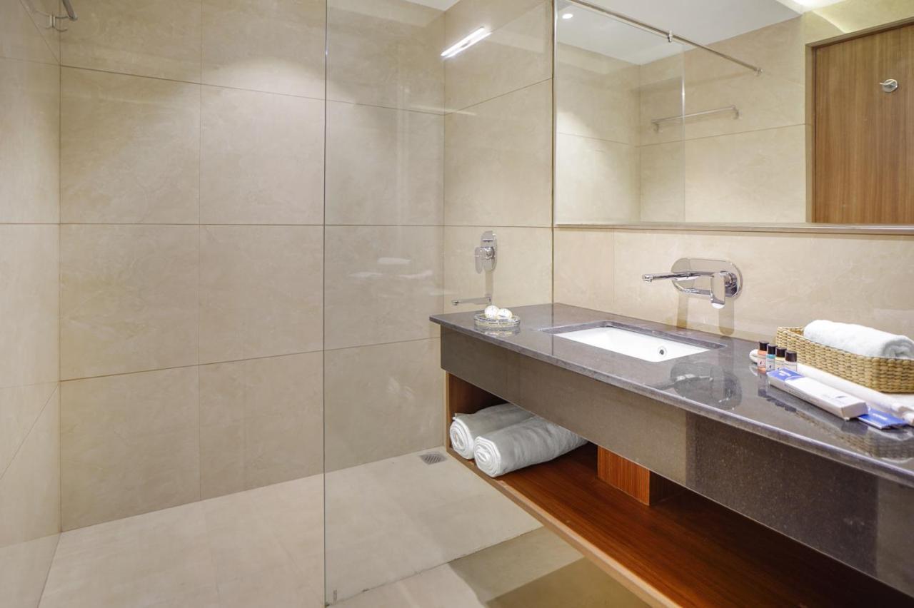 Hotel Four Element Βαρανάσι Εξωτερικό φωτογραφία