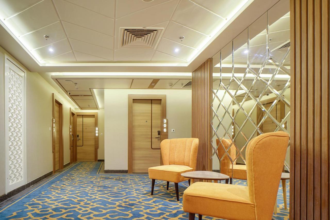 Hotel Four Element Βαρανάσι Εξωτερικό φωτογραφία