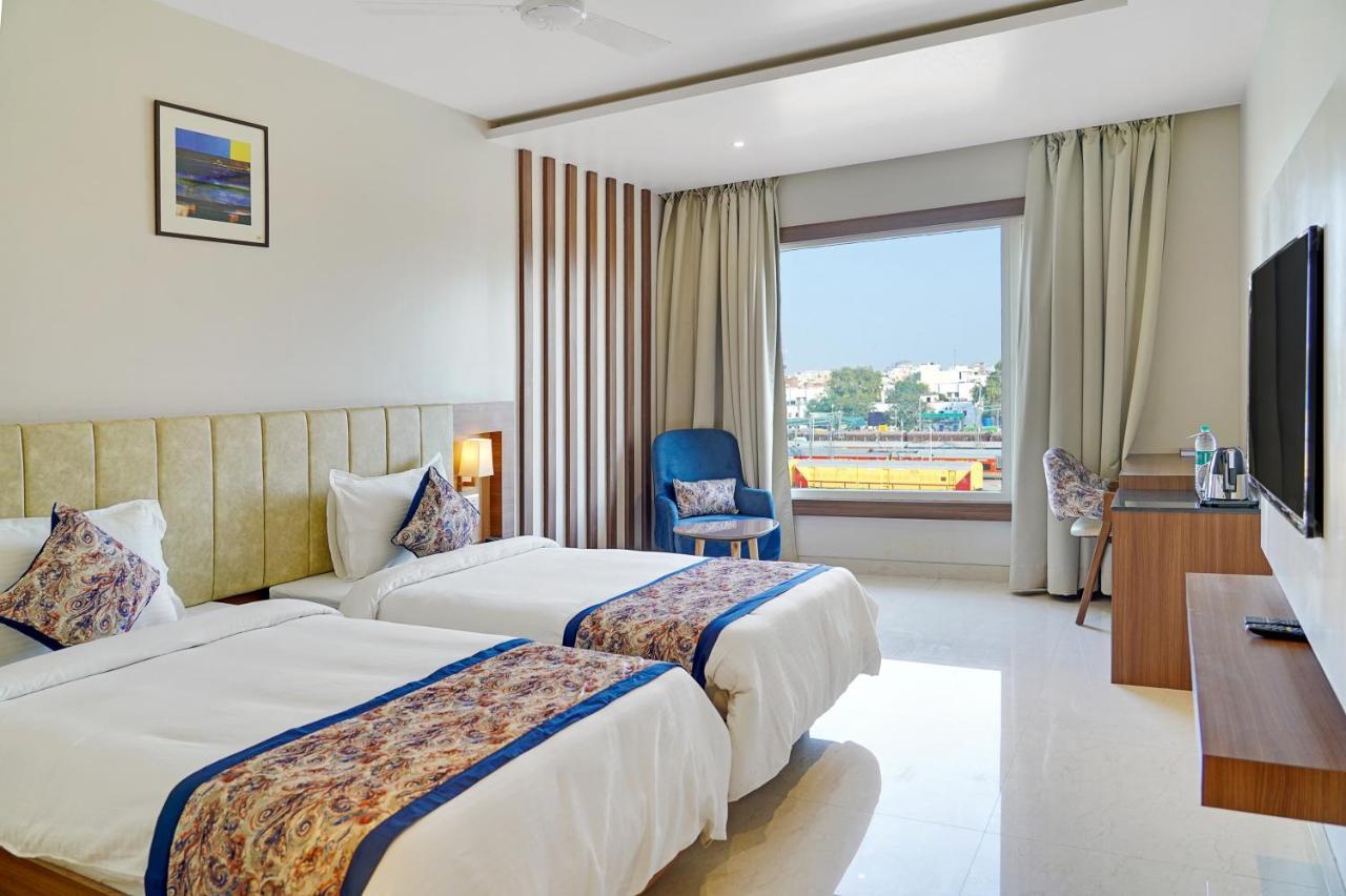 Hotel Four Element Βαρανάσι Εξωτερικό φωτογραφία